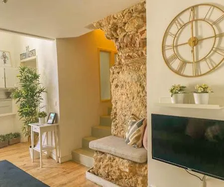 Historical Bica - 3 Bedroom Appartement